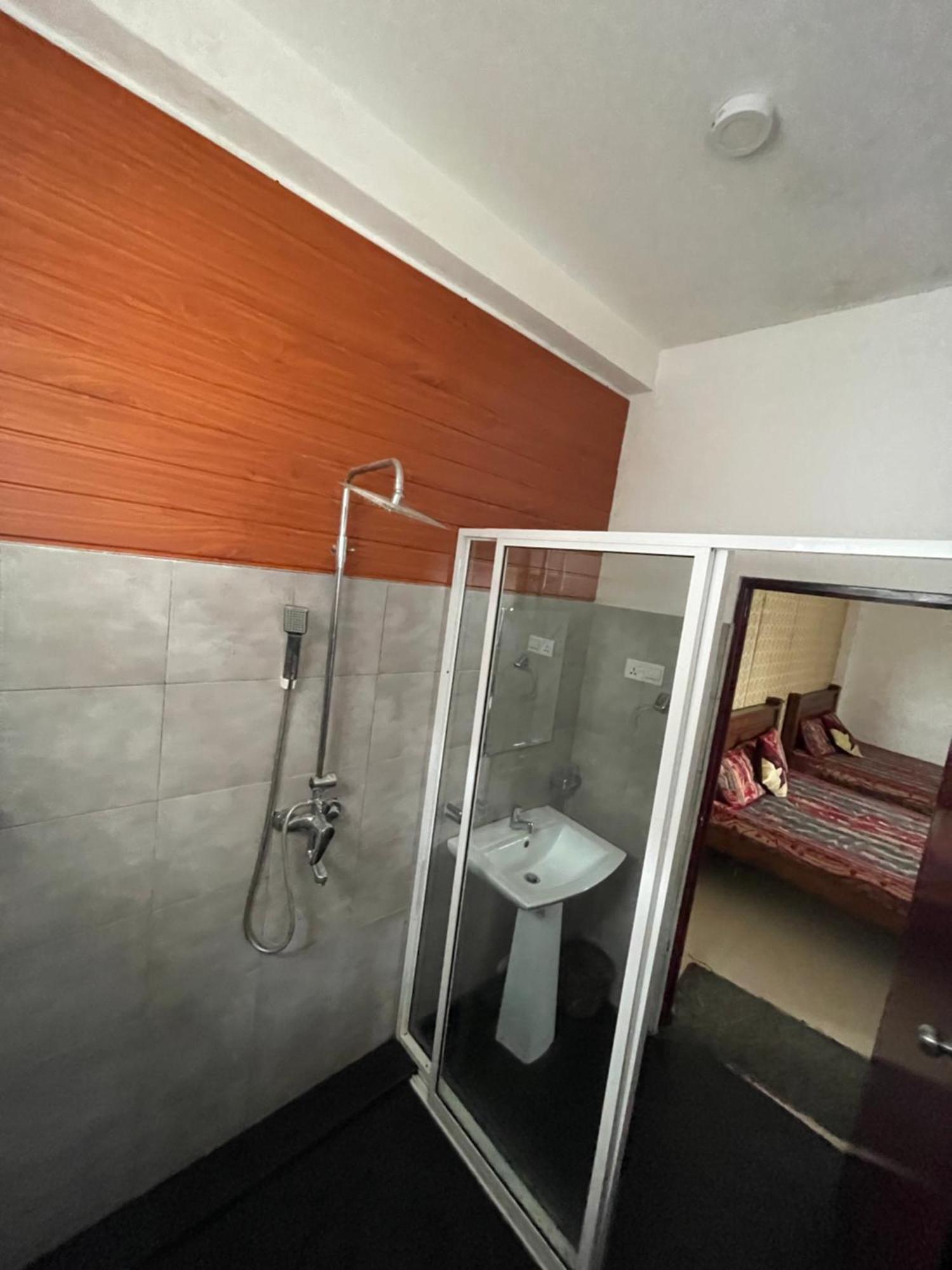 Katunayaka Airport Transit Kings Hotel מראה חיצוני תמונה