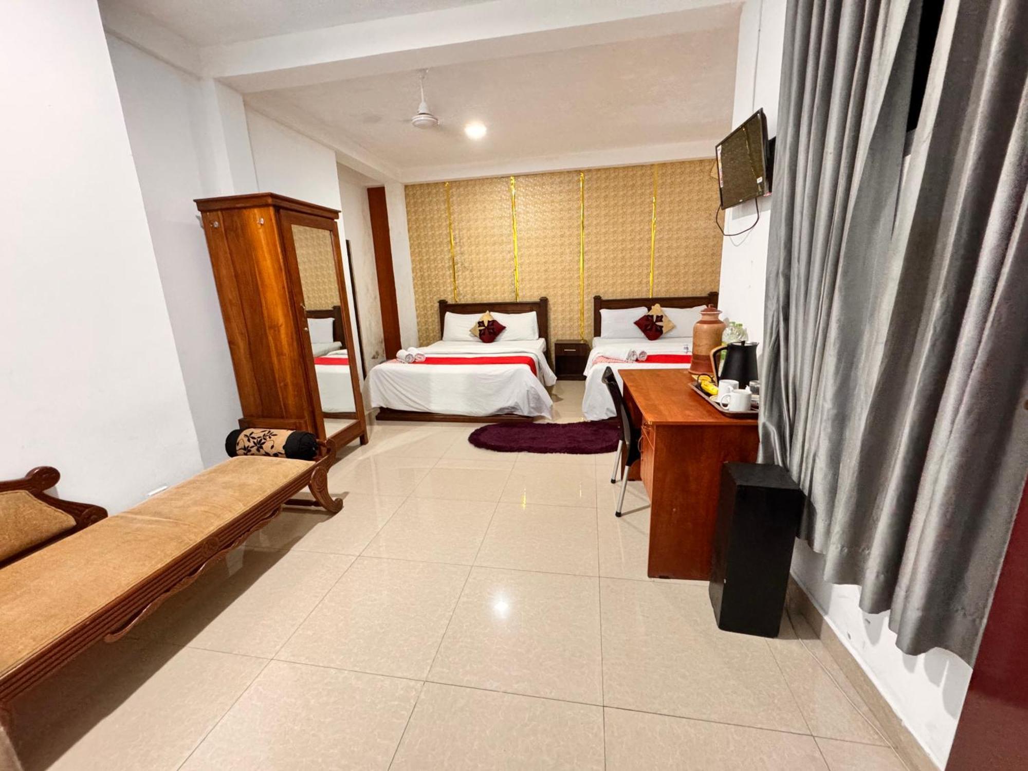 Katunayaka Airport Transit Kings Hotel מראה חיצוני תמונה